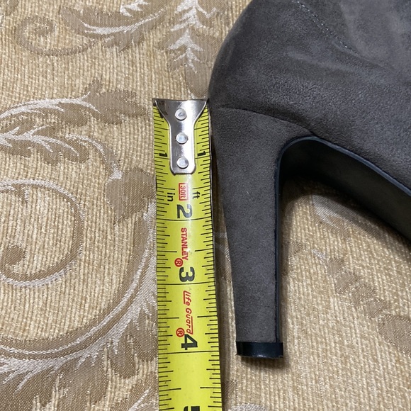 New Direction Faux Suede Pull On OTK Boots 8 1/2 - Picture 10 of 10